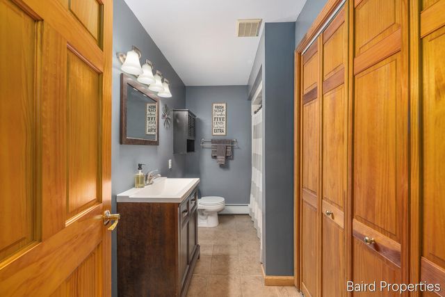 1963 W Monroe Road, Hart, MI 49420