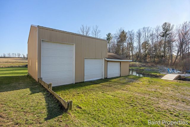 1963 W Monroe Road, Hart, MI 49420