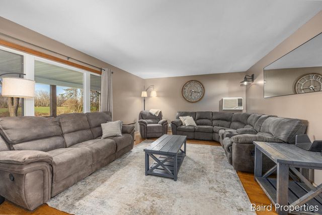 1963 W Monroe Road, Hart, MI 49420