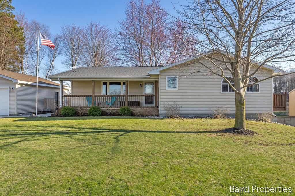 1963 W Monroe Road, Hart, MI 49420