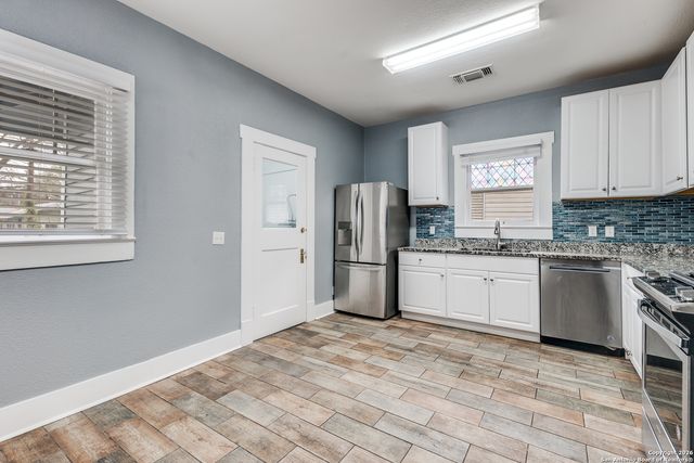 830 W Craig Pl, San Antonio, TX 78212