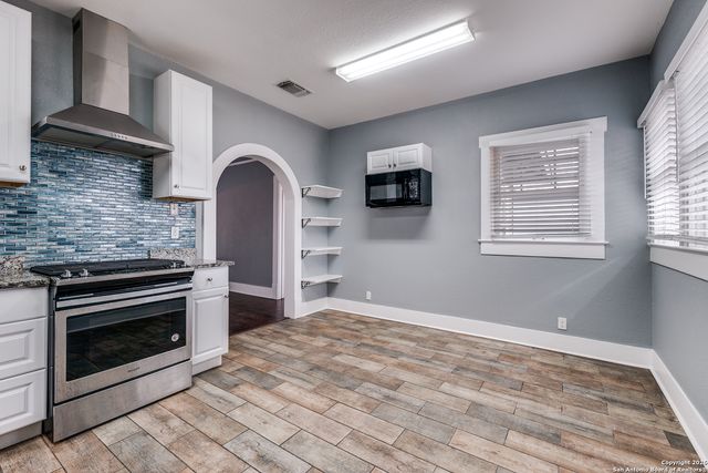 830 W Craig Pl, San Antonio, TX 78212