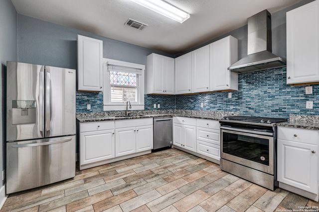 830 W Craig Pl, San Antonio, TX 78212