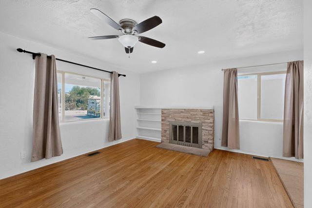 1409 Princeton Drive SE, Albuquerque, NM 87106