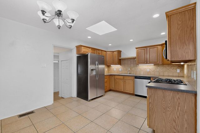 1409 Princeton Drive SE, Albuquerque, NM 87106