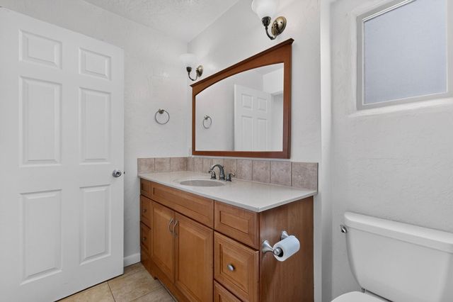 1409 Princeton Drive SE, Albuquerque, NM 87106