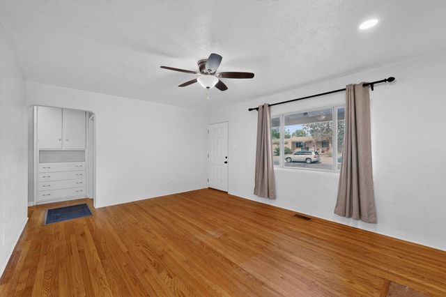 1409 Princeton Drive SE, Albuquerque, NM 87106