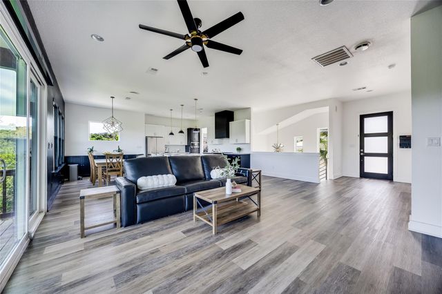 3422 Congress Ave, Lago Vista, TX 78645