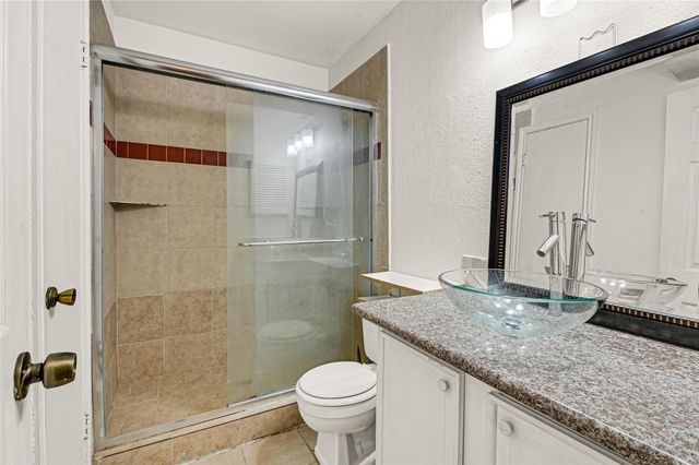 11550 Chimney Rock Road 232, Houston, TX 77035