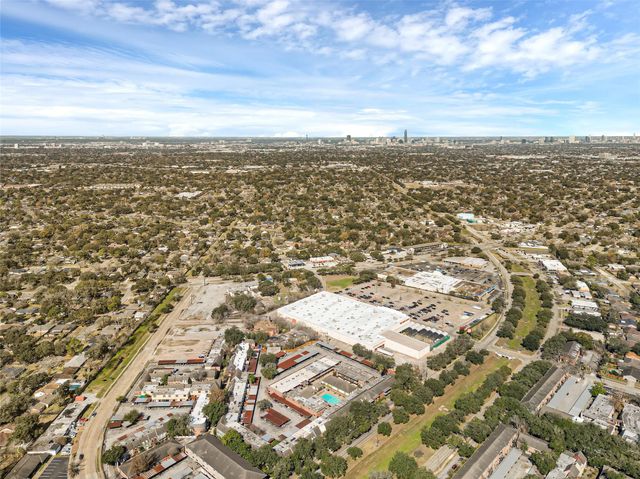 11550 Chimney Rock Road 232, Houston, TX 77035