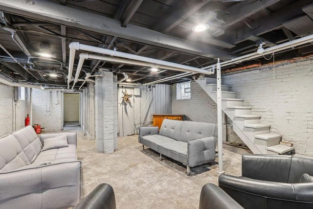 327 W Mineral STREET, Milwaukee, WI 53204