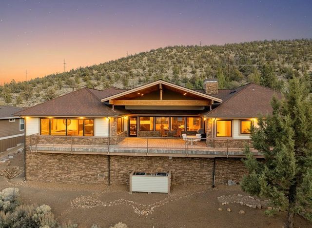 10715 Rockside Court, Redmond, OR 97756