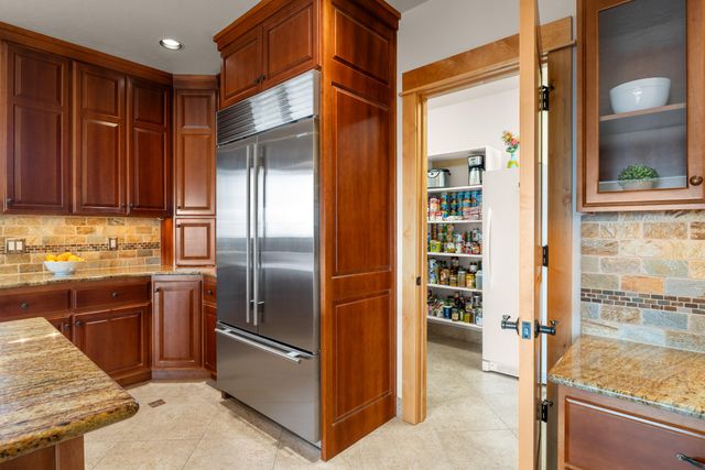 10715 Rockside Court, Redmond, OR 97756