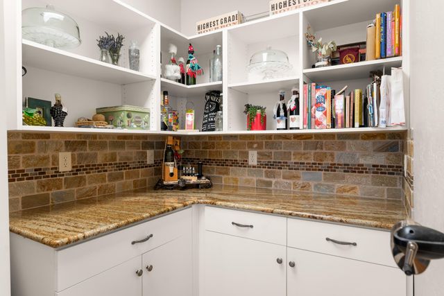 10715 Rockside Court, Redmond, OR 97756