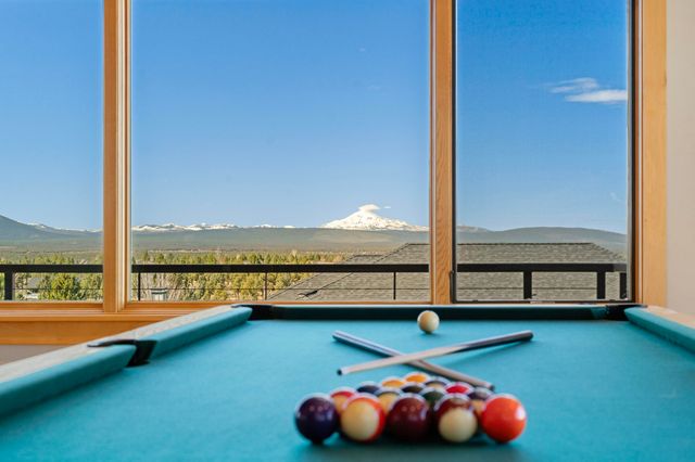 10715 Rockside Court, Redmond, OR 97756