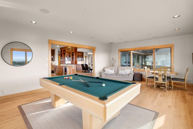 10715 Rockside Court, Redmond, OR 97756