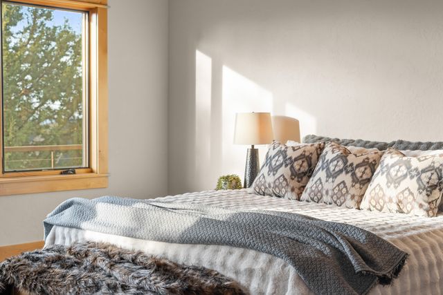 10715 Rockside Court, Redmond, OR 97756