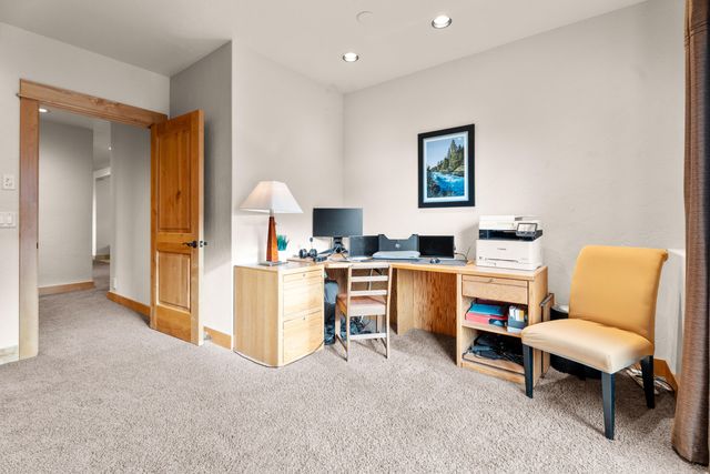 10715 Rockside Court, Redmond, OR 97756