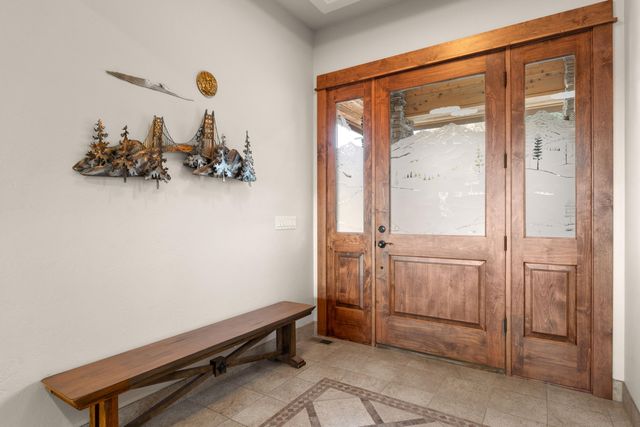 10715 Rockside Court, Redmond, OR 97756