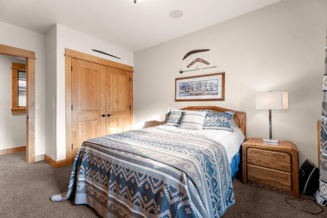 10715 Rockside Court, Redmond, OR 97756