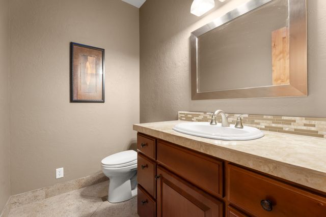 10715 Rockside Court, Redmond, OR 97756