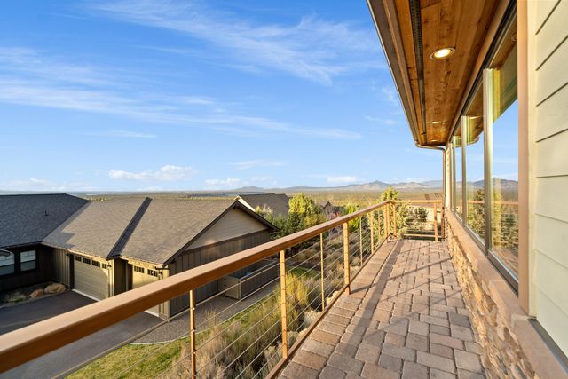 10715 Rockside Court, Redmond, OR 97756