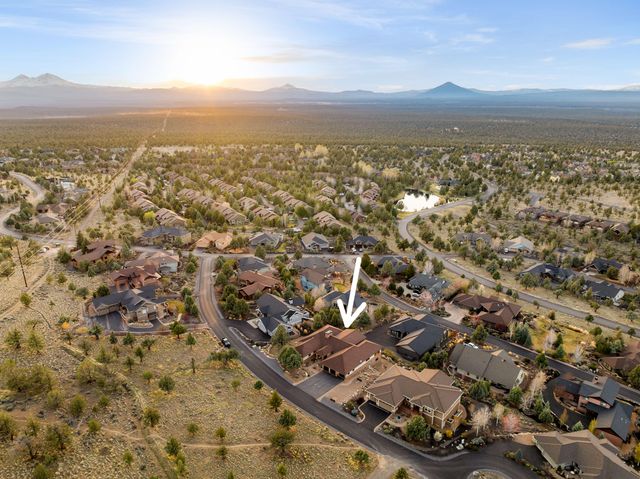 10715 Rockside Court, Redmond, OR 97756