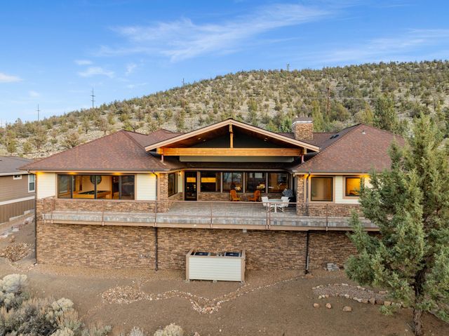 10715 Rockside Court, Redmond, OR 97756