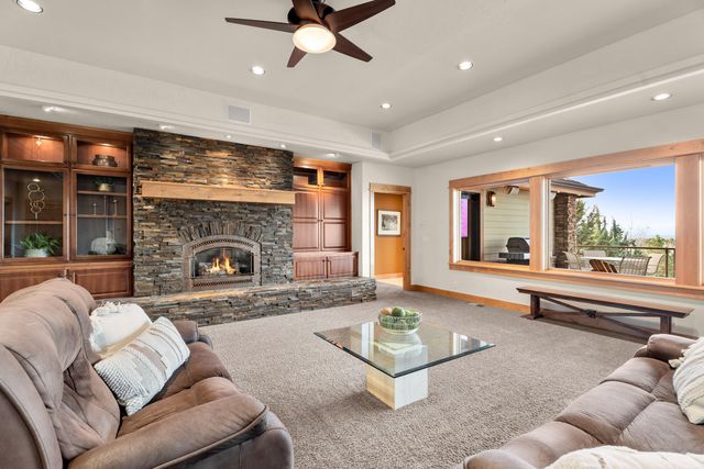 10715 Rockside Court, Redmond, OR 97756