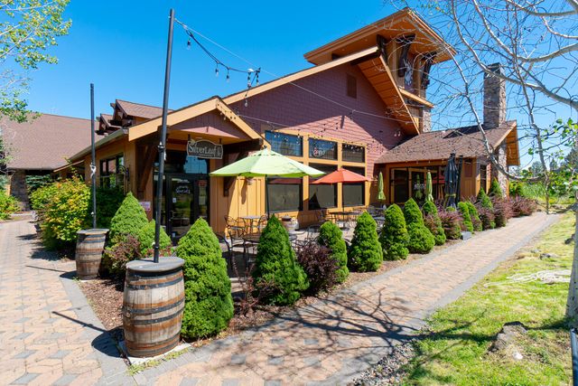 10715 Rockside Court, Redmond, OR 97756