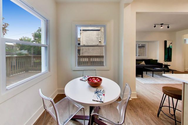 2155 W Touhy Avenue, Chicago, IL 60645