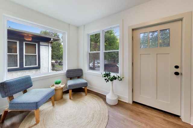 2155 W Touhy Avenue, Chicago, IL 60645