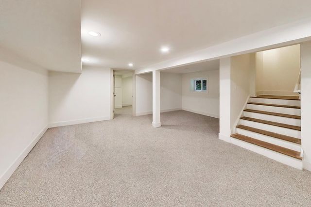 2155 W Touhy Avenue, Chicago, IL 60645