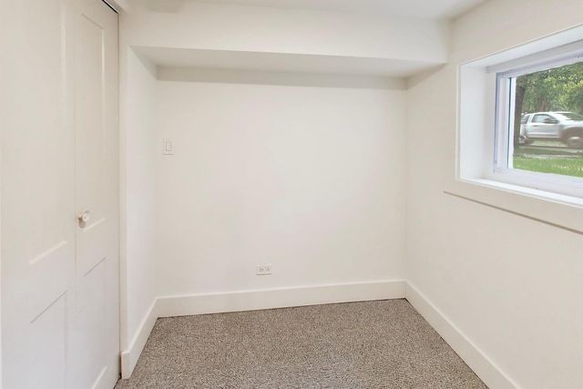 2155 W Touhy Avenue, Chicago, IL 60645