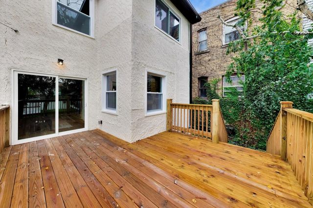 2155 W Touhy Avenue, Chicago, IL 60645