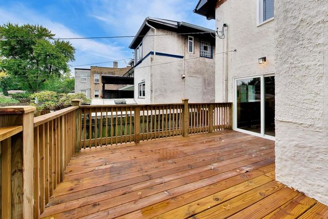 2155 W Touhy Avenue, Chicago, IL 60645
