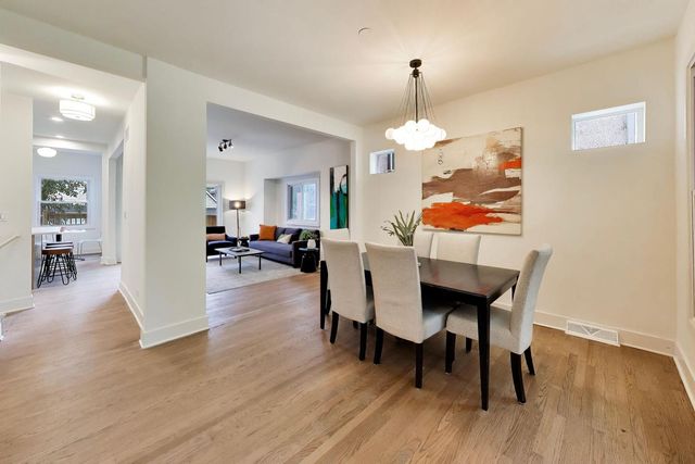 2155 W Touhy Avenue, Chicago, IL 60645