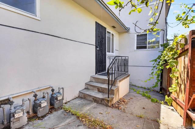 2324 Chatsworth, San Diego, CA 92106