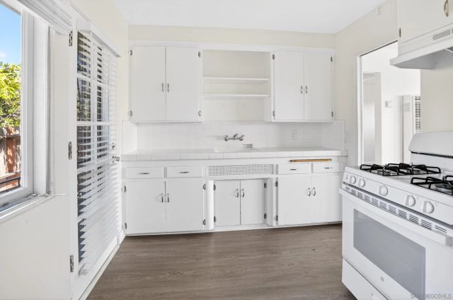2324 Chatsworth, San Diego, CA 92106