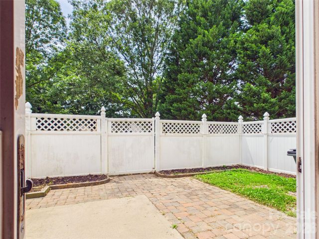 11753 Coddington Ridge Drive, Charlotte, NC 28214