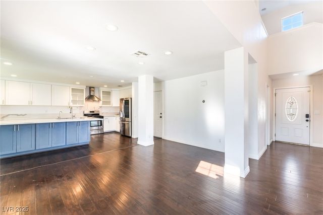 7641 Sea Cliff Way, Las Vegas, NV 89128