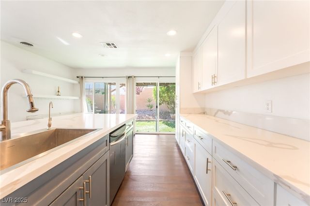 7641 Sea Cliff Way, Las Vegas, NV 89128