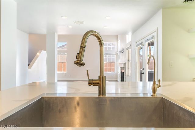 7641 Sea Cliff Way, Las Vegas, NV 89128