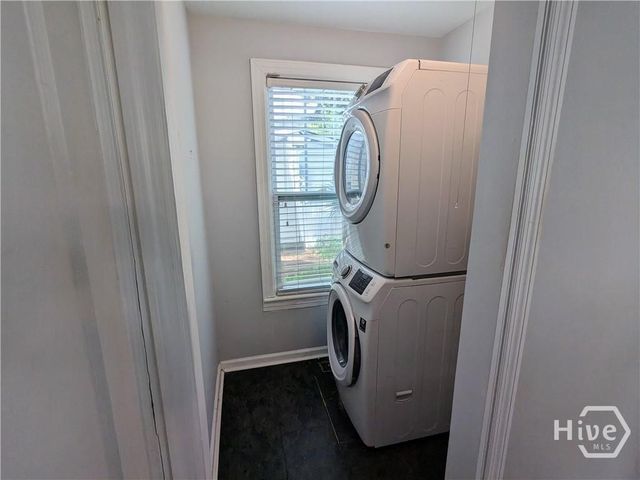 220 Columbus Drive, Savannah, GA 31405