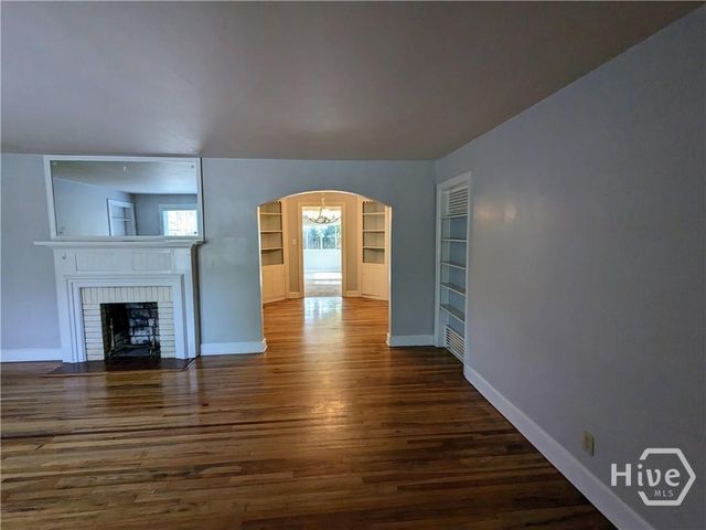 220 Columbus Drive, Savannah, GA 31405