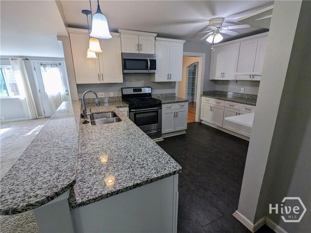 220 Columbus Drive, Savannah, GA 31405