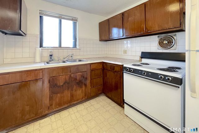 3 Braeburn Lane, Middletown, CT 06457