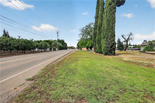 3276 E Olive Avenue, Merced, CA 95340