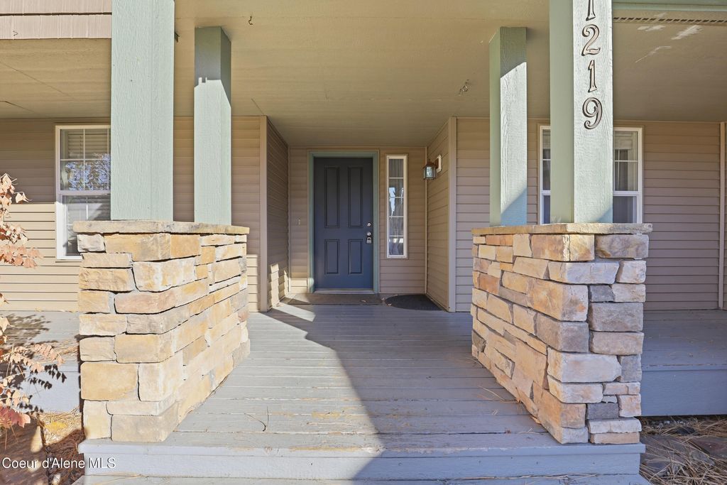 1219 W Dan AVE, Coeur d'Alene, ID 83815 photo 3