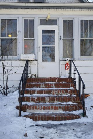 1422 8th Avenue S, Fargo, ND 58103